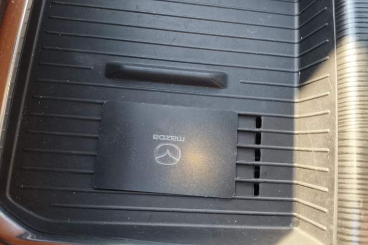 Used Mazda EZ-6 2024 Range-Extended 200 Luxury Edition Interior 1