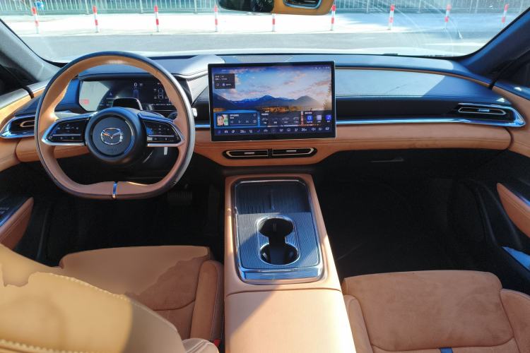 Used Mazda EZ-6 2024 Range-Extended 200 Luxury Edition Interior 2