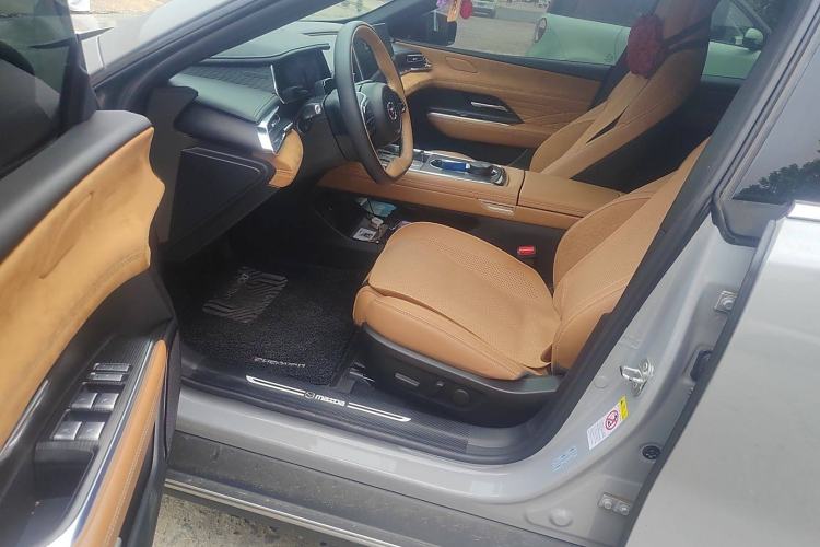 Used Mazda EZ-6 2024 Range-Extended 200 Luxury Edition Interior 3