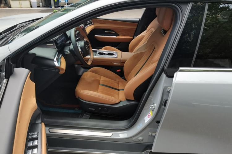 Used Mazda EZ-6 2024 Range-Extended 200 Luxury Edition Left Front Seat