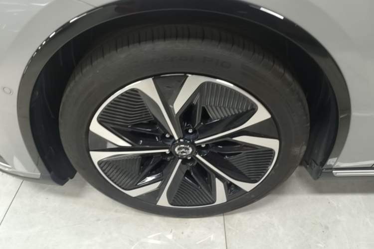 Used Mazda EZ-6 2024 Pure Electric 600 Zhiya Edition Left Front Wheel Hub