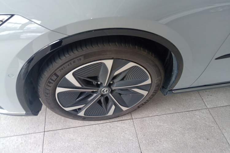 Used Mazda EZ-6 2024 Pure Electric 600 ZhiZun Edition Left Front Wheel Hub