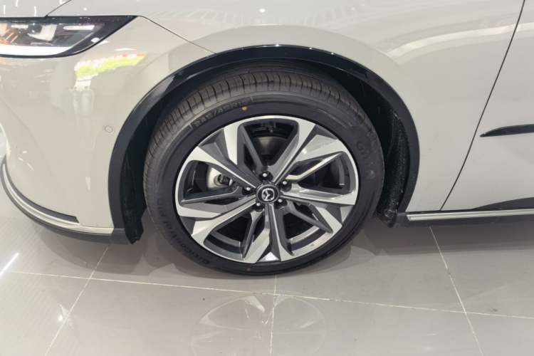 Used Mazda EZ-6 2024 Range-Extended 200 Zhiya Edition Left Front Wheel Hub