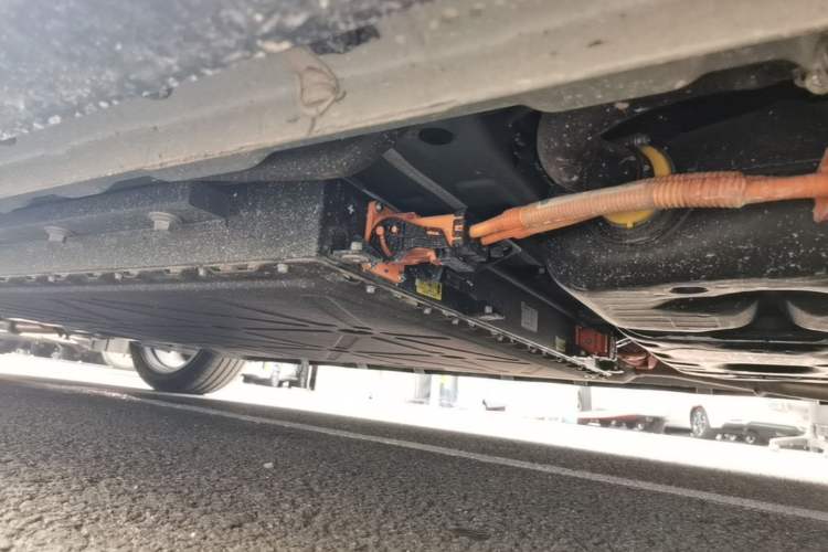 Used Mazda EZ-6 2024 Range-Extended 200 Luxury Edition Left Side Sill
