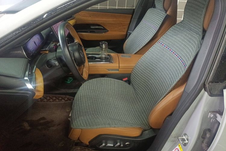 Used Mazda EZ-6 2024 Range-Extended 200 Luxury Edition Right Front Seat