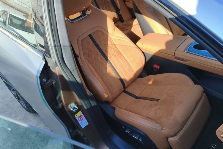 Used Mazda EZ-6 2024 Range-Extended 200 Luxury Edition Right Front Seat