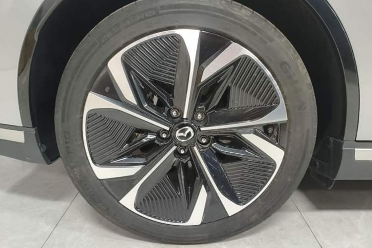 Used Mazda EZ-6 2024 Pure Electric 600 Zhiya Edition Right Rear Wheel Hub