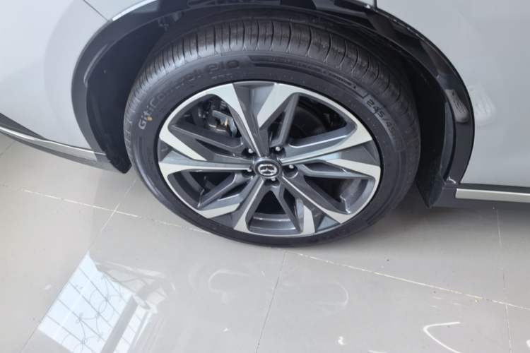 Used Mazda EZ-6 2024 Range-Extended 200 Zhiya Edition Right Rear Wheel Hub