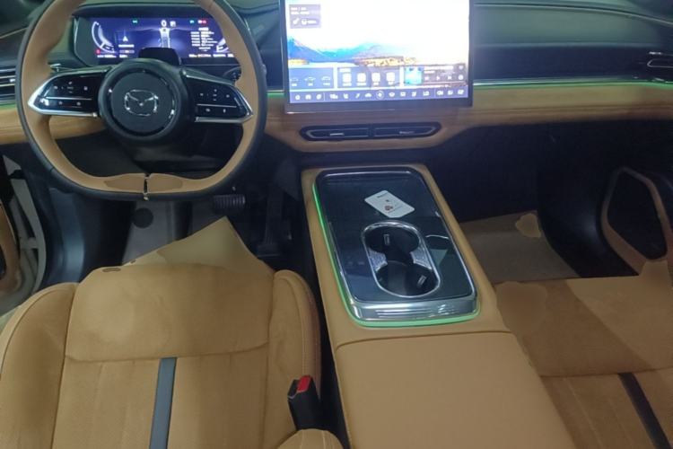 Used Mazda EZ-6 2024 Range-Extended 200 Luxury Edition Center Console