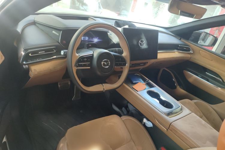 Used Mazda EZ-6 2024 Range-Extended 200 Luxury Edition Center Console