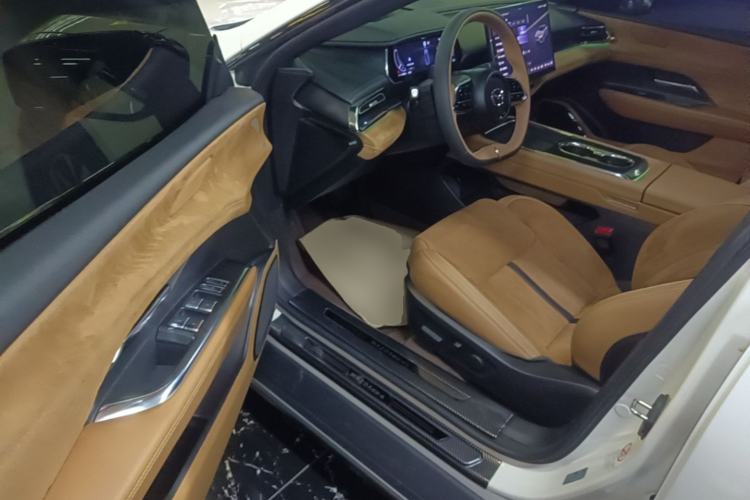 Used Mazda EZ-6 2024 Range-Extended 200 Luxury Edition Driver Seat