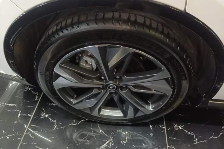 Used Mazda EZ-6 2024 Range-Extended 200 Luxury Edition Exterior 5