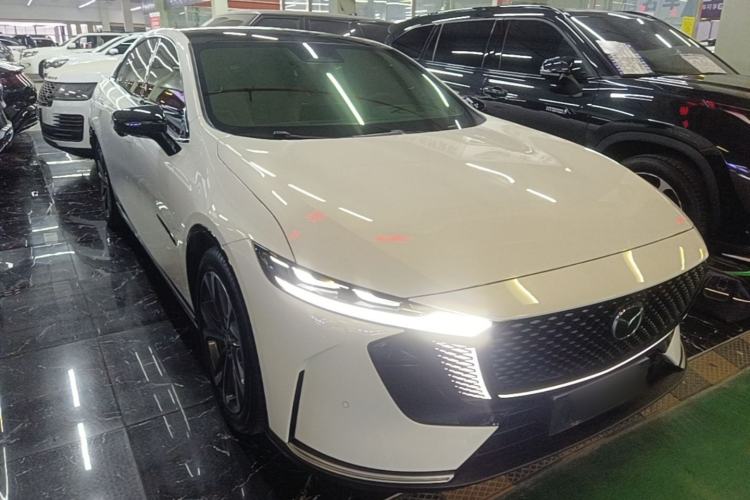 Used Mazda EZ-6 2024 Range-Extended 200 Luxury Edition Front Right 45 Deg