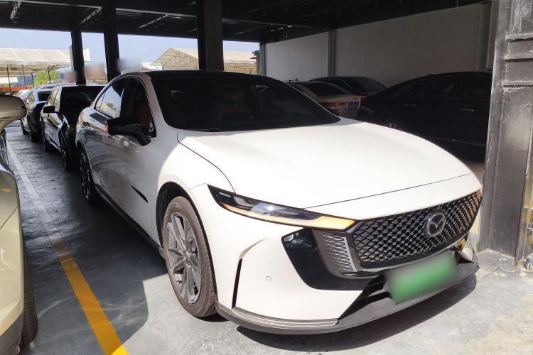 Used Mazda EZ-6 2024 Range-Extended 200 Luxury Edition Front Right 45 Deg