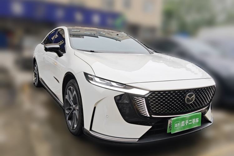 Used Mazda EZ-6 2024 Range-Extended 200 Luxury Edition Front Right 45 Deg