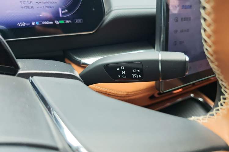 Used Mazda EZ-6 2024 Range-Extended 200 Luxury Edition Gear Lever