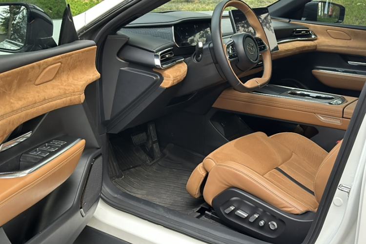 Used Mazda EZ-6 2024 Range-Extended 200 Luxury Edition Interior 1