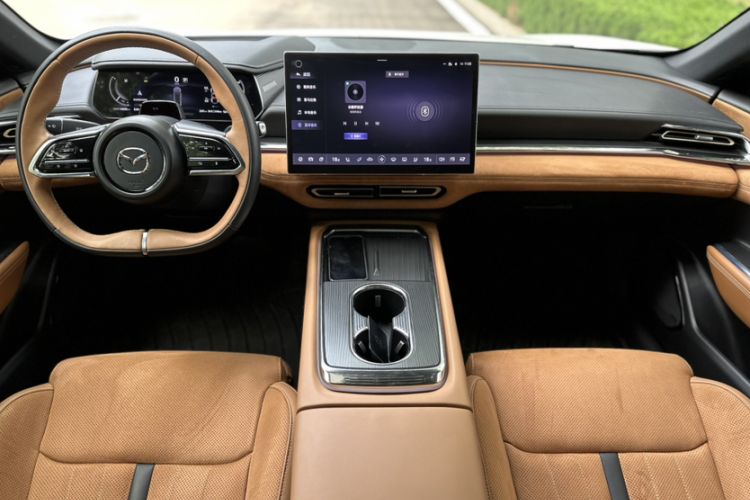 Used Mazda EZ-6 2024 Range-Extended 200 Luxury Edition Interior 2