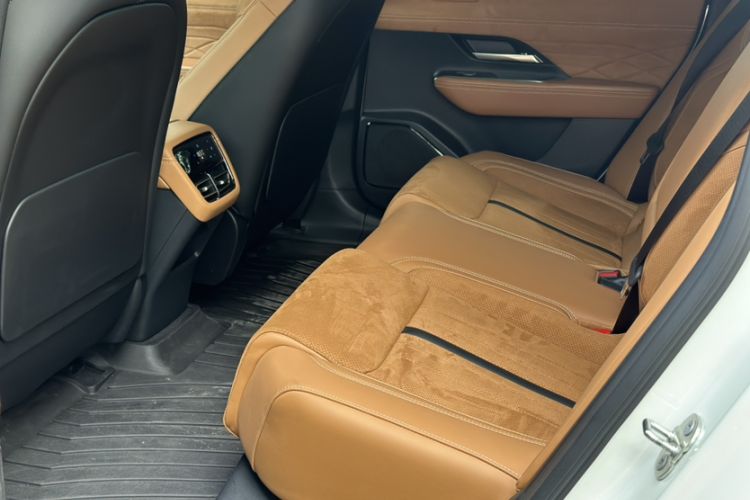 Used Mazda EZ-6 2024 Range-Extended 200 Luxury Edition Interior 3