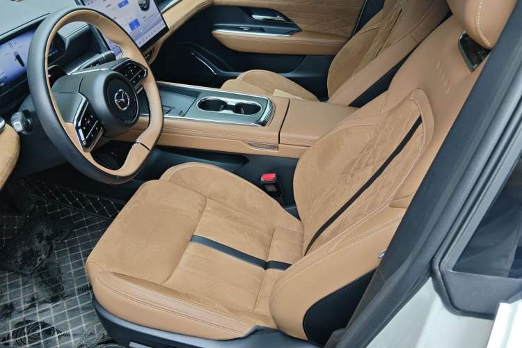 Used Mazda EZ-6 2024 Range-Extended 200 Luxury Edition Left Front Seat