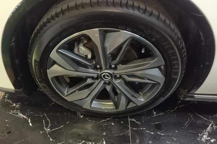 Used Mazda EZ-6 2024 Range-Extended 200 Luxury Edition Left Front Wheel Hub