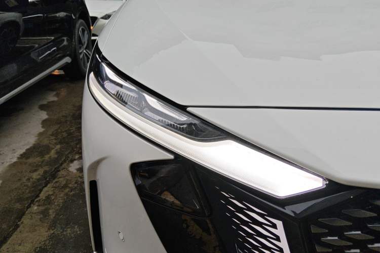 Used Mazda EZ-6 2024 Range-Extended 200 Luxury Edition Right Front Headlight