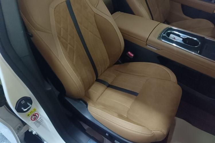 Used Mazda EZ-6 2024 Range-Extended 200 Luxury Edition Right Front Seat
