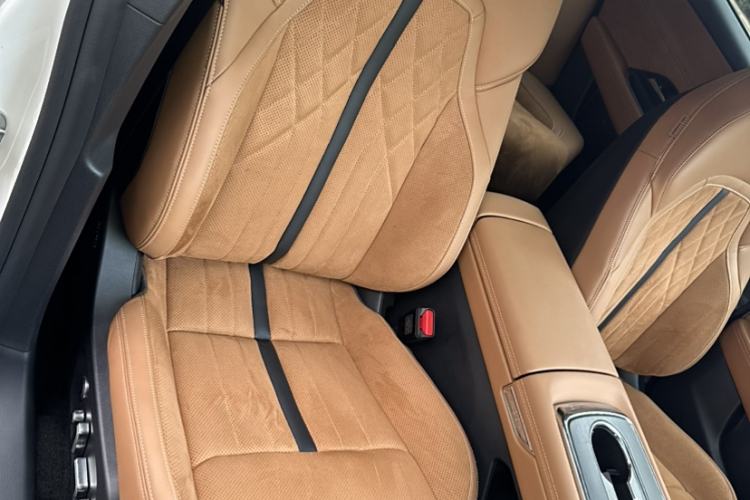 Used Mazda EZ-6 2024 Range-Extended 200 Luxury Edition Right Front Seat