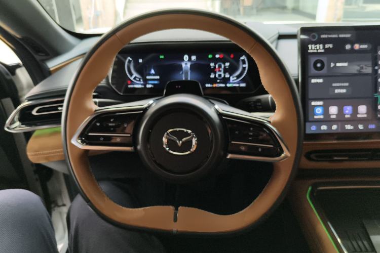 Used Mazda EZ-6 2024 Range-Extended 200 Luxury Edition Steering Wheel