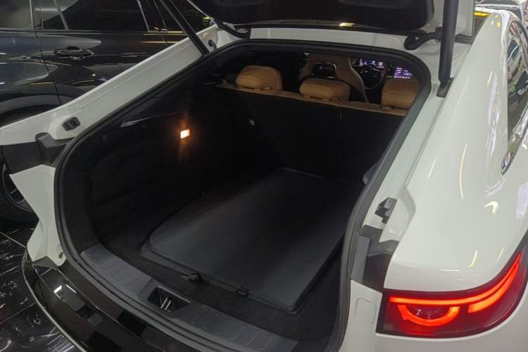 Used Mazda EZ-6 2024 Range-Extended 200 Luxury Edition Trunk