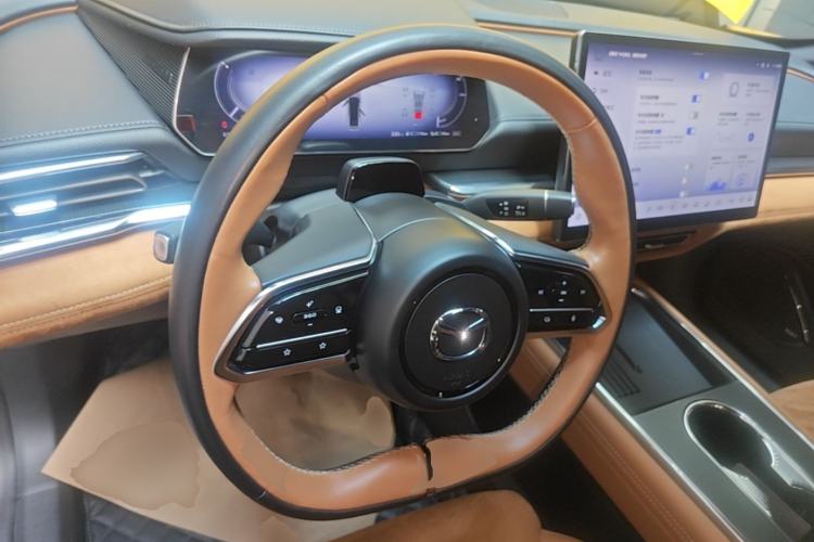Used Mazda EZ-6 2024 Range-Extended 200 Luxury Edition Center Console