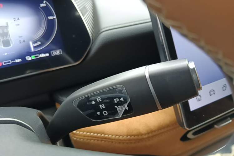 Used Mazda EZ-6 2024 Range-Extended 200 Luxury Edition Gear Lever
