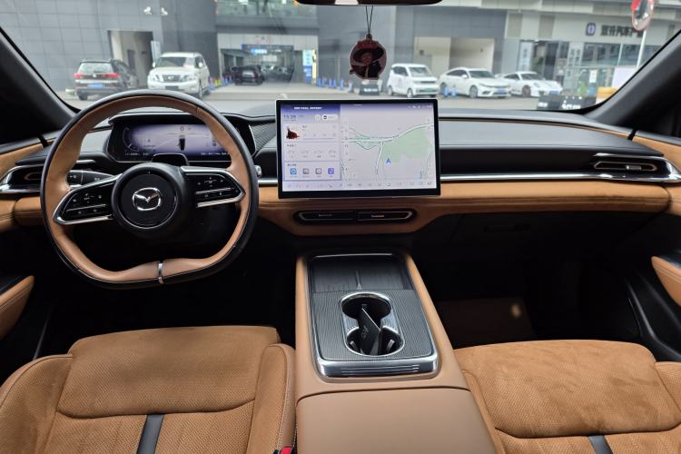Used Mazda EZ-6 2024 Range-Extended 200 Luxury Edition Interior 2