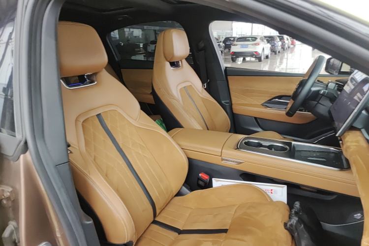 Used Mazda EZ-6 2024 Range-Extended 200 Luxury Edition Right Front Seat