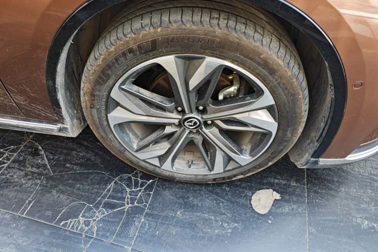 Used Mazda EZ-6 2024 Range-Extended 200 Luxury Edition Right Front Wheel Hub