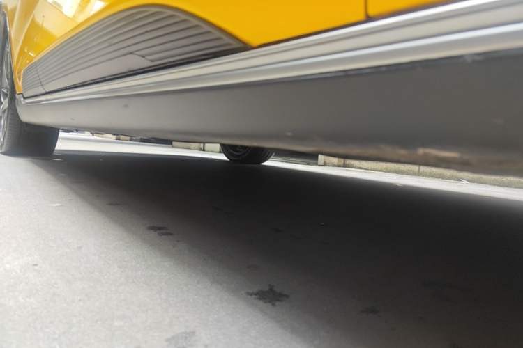 Used Mazda EZ-6 2024 Range-Extended 200 Luxury Edition Right Side Sill