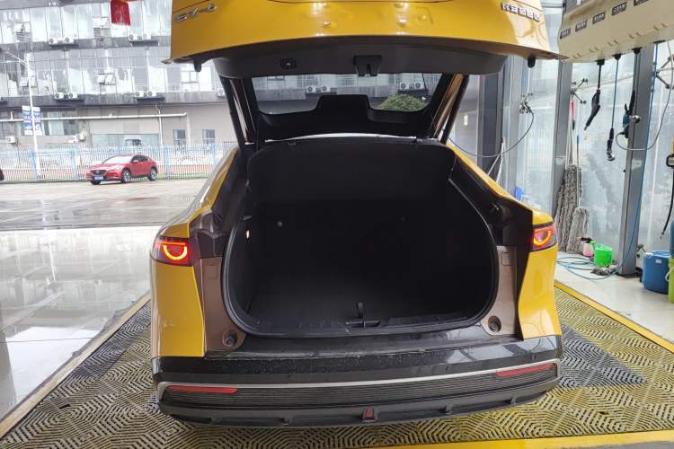Used Mazda EZ-6 2024 Range-Extended 200 Luxury Edition Trunk