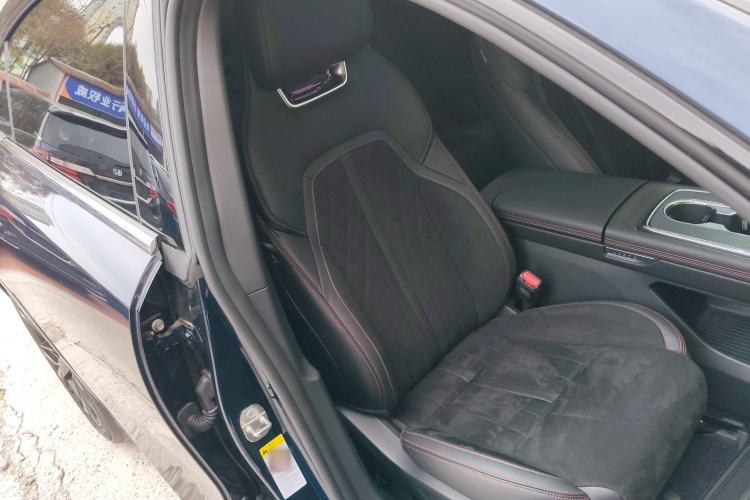 Used Mazda EZ-6 2025 Range-Extended 200 Zhiya Sport Edition Right Front Seat