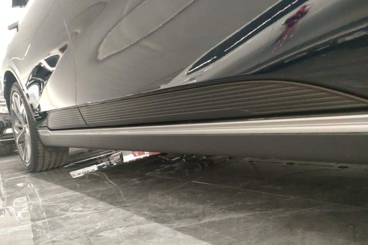 Used Mazda EZ-6 2025 Extended-Range 200 Zhizun Sport Edition Right Side Sill