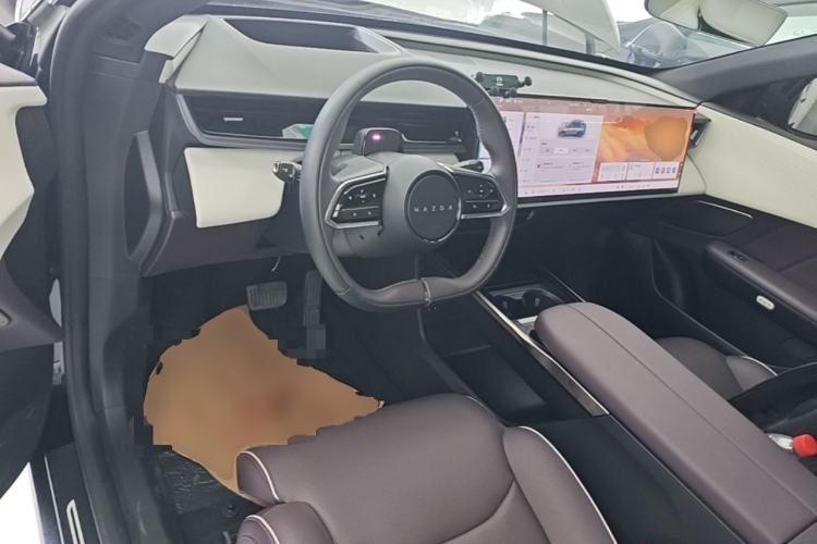 Used Mazda EZ-60 2025 Model Pure Electric 600 Max Center Console
