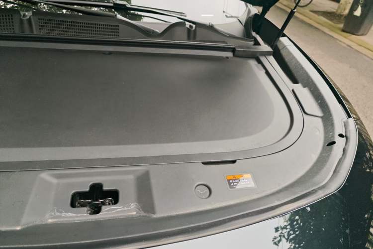 Used Mazda EZ-60 2025 Model Range-Extended 200 Max Engine Bay Left