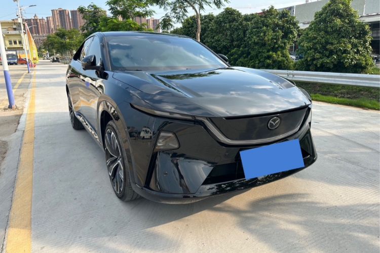 Used Mazda EZ-60 2025 Model Range-Extended 200 Max Exterior 1