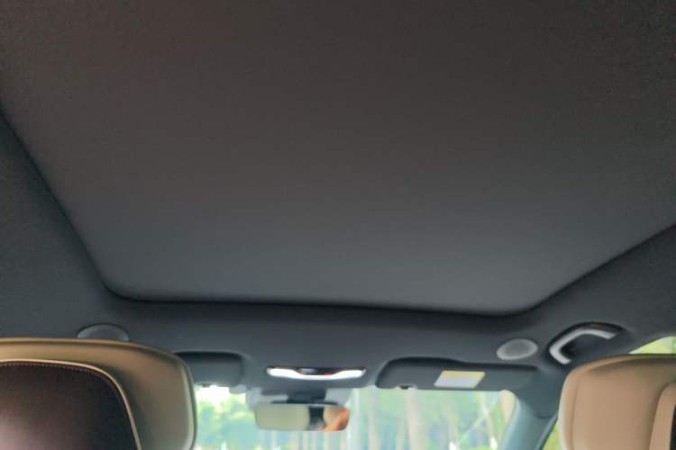 Used Mazda EZ-60 2025 Model Range-Extended 200 Max Headliner