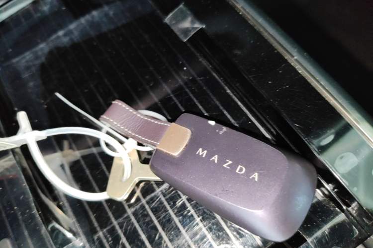 Used Mazda EZ-60 2025 Model Range-Extended 200 Max Interior 1