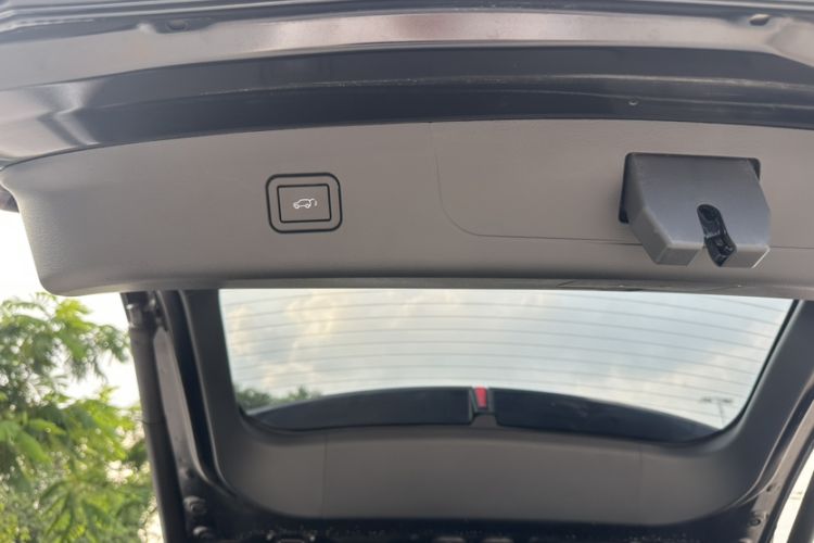 Used Mazda EZ-60 2025 Model Range-Extended 200 Max Interior 2