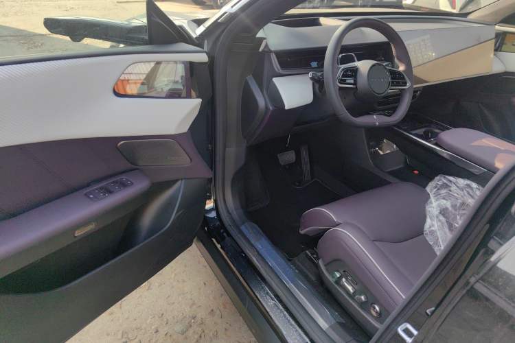 Used Mazda EZ-60 2025 Model Pure Electric 600 Max Interior 3