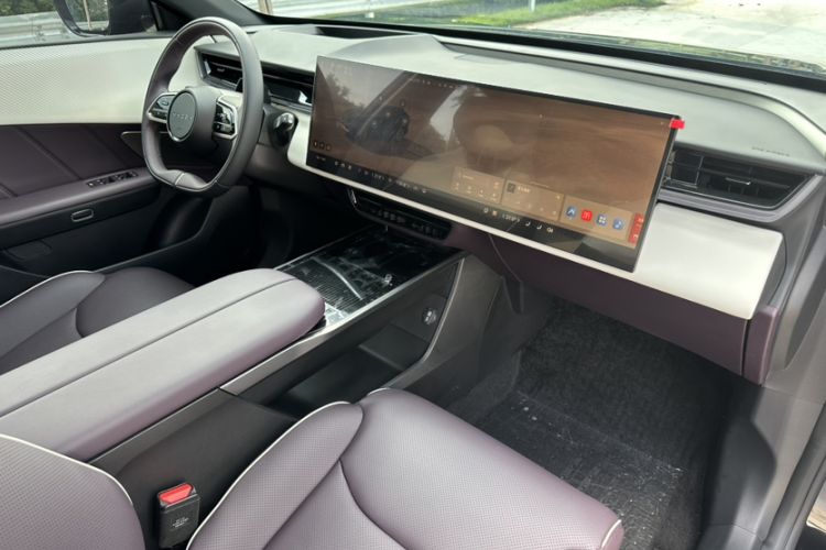 Used Mazda EZ-60 2025 Model Range-Extended 200 Max Interior 5