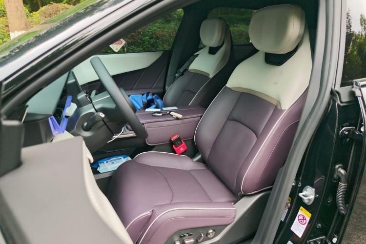 Used Mazda EZ-60 2025 Model Range-Extended 200 Max Left Front Seat