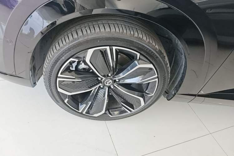 Used Mazda EZ-60 2025 Model Pure Electric 600 Max Left Front Wheel Hub