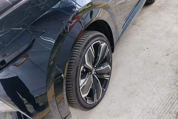 Used Mazda EZ-60 2025 Model Range-Extended 200 Max Left Front Wheel Hub